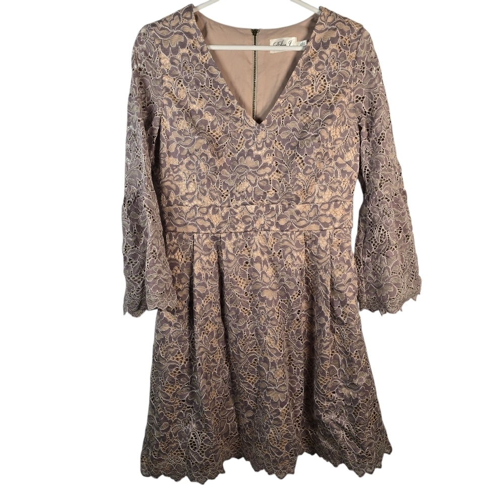 Eliza J Lace Fit And Flare Dress With Three-Quarter Bell Sleeves Size 8 Lined